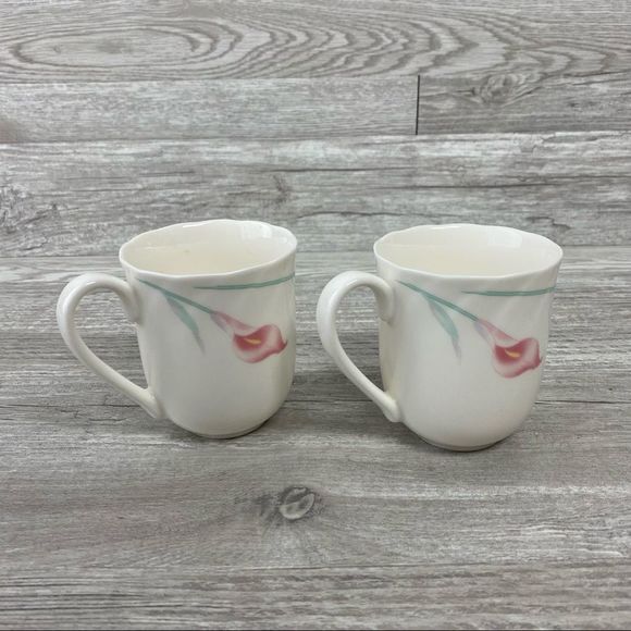 HAENGNAMSA SNOW BONE CHINA SET OF 2 Floral Cups - Picture 3 of 8